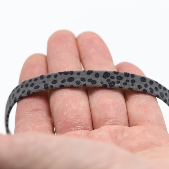 Gray Leopard Choker Adjustable Length Trendy Chokers (#25b) - Picture 4 of 9